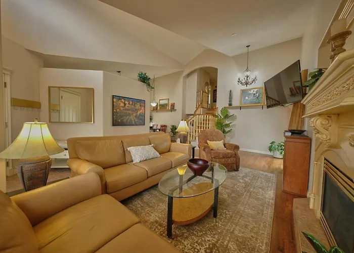 The Venetian Sleeps 8 Cozy Classic Taste Of Italy