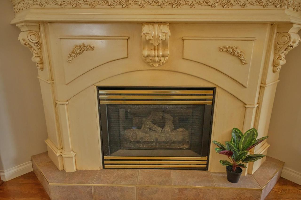 The Venetian Sleeps 8 Cozy Classic Taste Of Italy Calgary